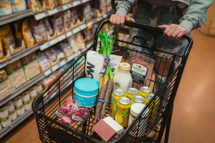 Service d'aide pour les courses ménagères proposé par Cisalée